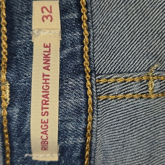 Levi's Women's Ribcage Straight Ankle Jeans Medium Wash Size 32 - Picture 10 of 13